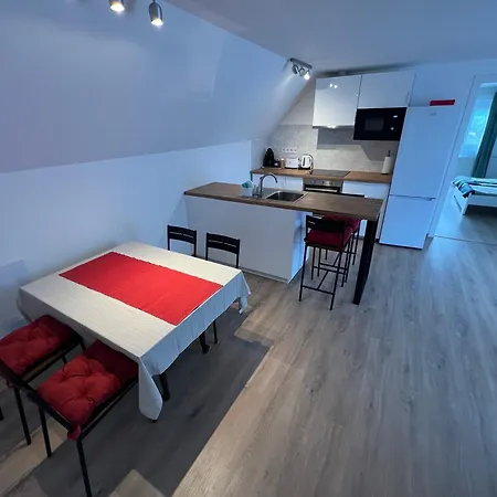 Vizililiom Vendeghaz 3* Tiszafüred